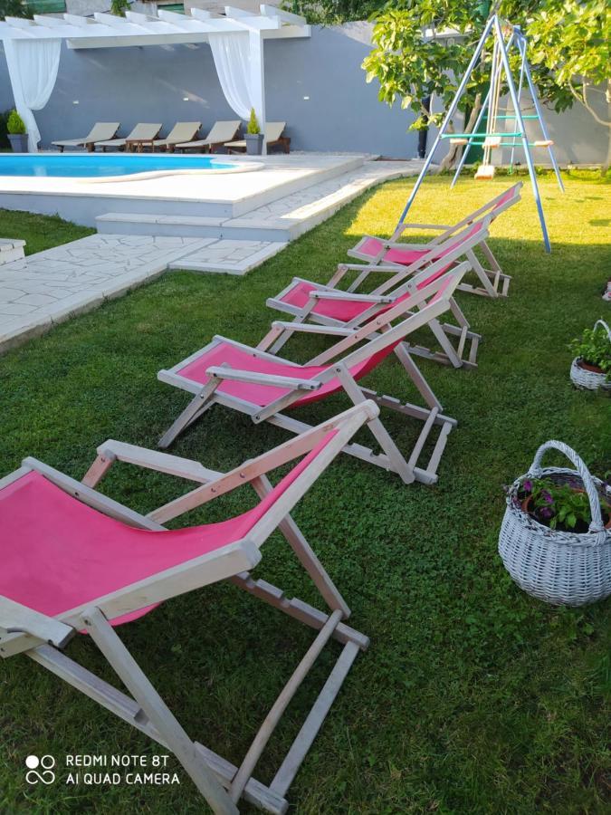 Holiday Home Zezevica - Heated Pool Sestanovac Ngoại thất bức ảnh