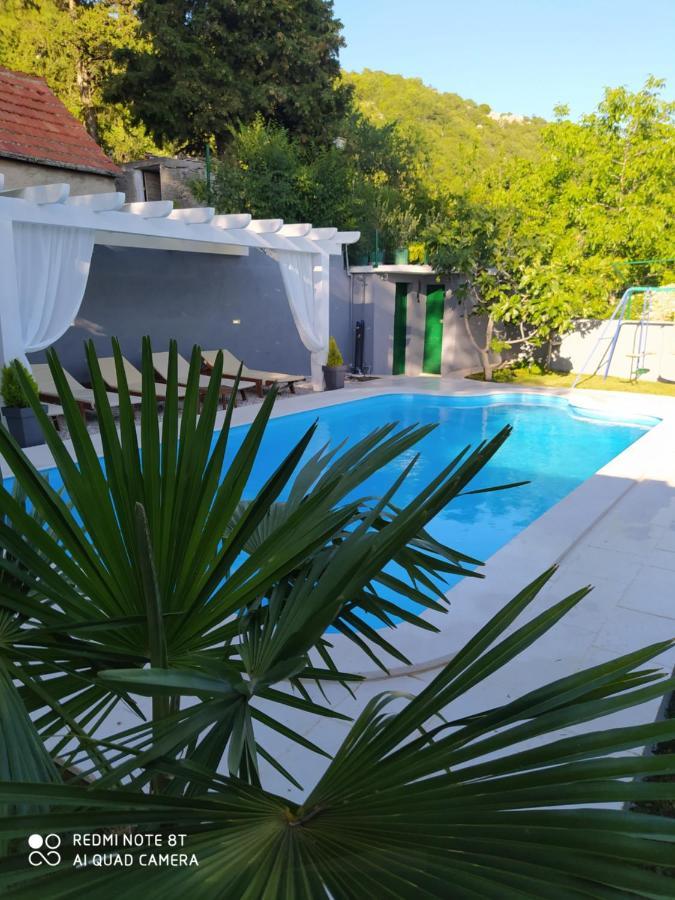 Holiday Home Zezevica - Heated Pool Sestanovac Ngoại thất bức ảnh