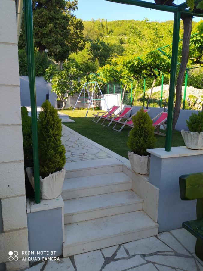 Holiday Home Zezevica - Heated Pool Sestanovac Ngoại thất bức ảnh