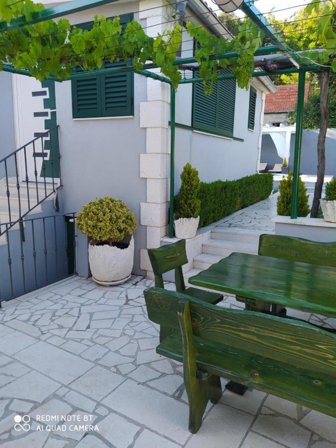 Holiday Home Zezevica - Heated Pool Sestanovac Ngoại thất bức ảnh