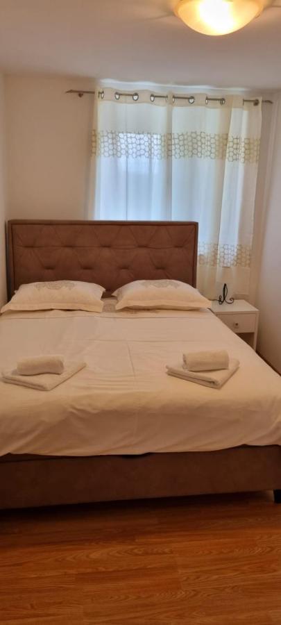 Holiday Home Zezevica - Heated Pool Sestanovac Ngoại thất bức ảnh