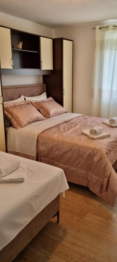 Holiday Home Zezevica - Heated Pool Sestanovac Ngoại thất bức ảnh
