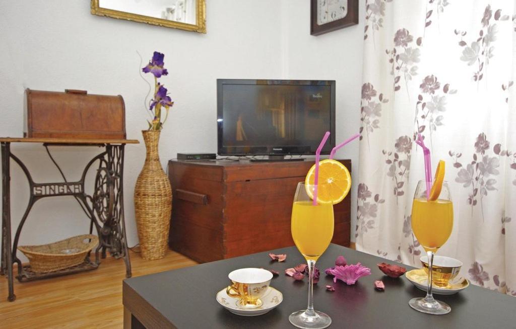 Holiday Home Zezevica - Heated Pool Sestanovac Ngoại thất bức ảnh